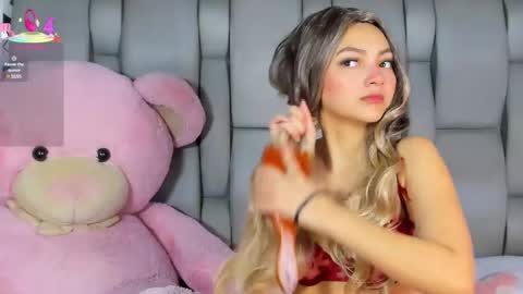 Snapshot of lucyrosse_ chatting on March 11, 11:01 am Lucy online show from March 11, 11:01 am