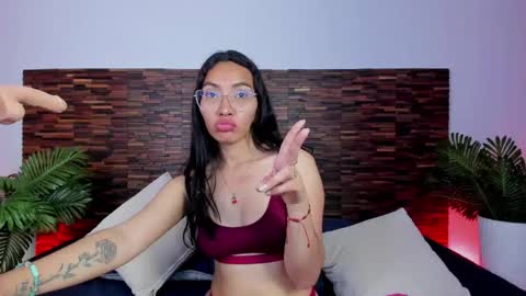 Lucy Liiu online show from April 13, 10:10 pm