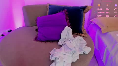 L U I S A online show from March 12, 2:25 am