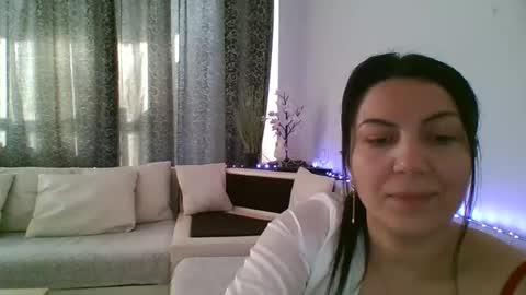 luissajames online show from January 12, 9:36 am