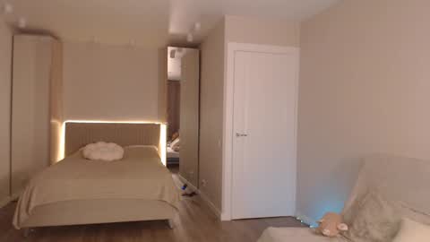 Lulu online show from December 21, 6:22 pm