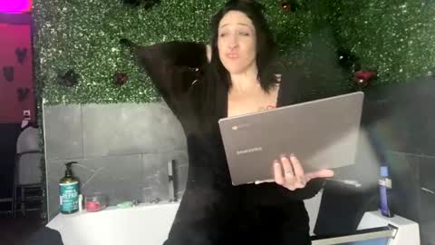 Lulu online show from January 15, 9:24 am