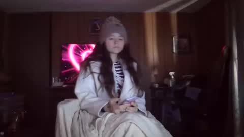Snapshot of lulupixxx chatting on January 19, 6:00 pm Connie online show from January 19, 6:00 pm
