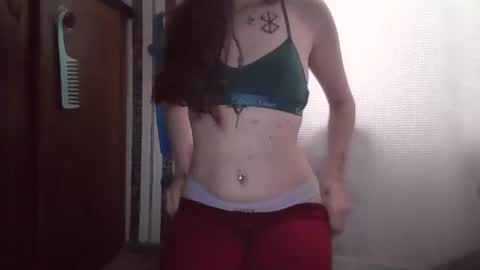 Snapshot of lulupixxx chatting on February 19, 8:10 pm Connie online show from February 19, 8:10 pm