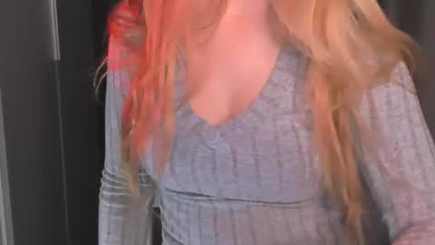 luna1vibe online show from December 17, 6:28 am