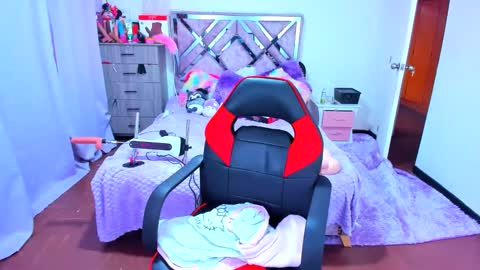 luna_analya online show from December 18, 8:57 pm