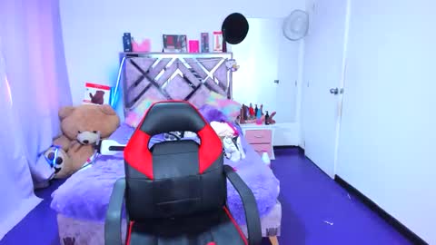 luna_analya online show from March 5, 4:58 pm