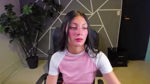 luna_bennett_ online show from March 21, 8:03 pm