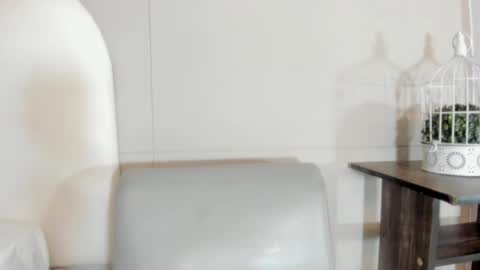 ..Luna.. online show from April 9, 12:32 pm