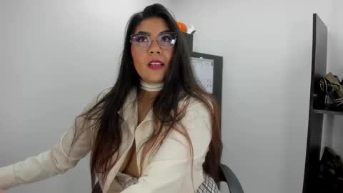 luna  online show from November 17, 11:22 am