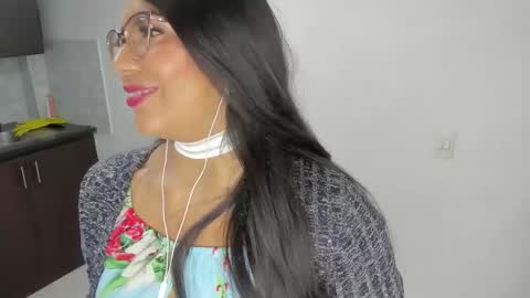 luna  online show from March 21, 11:04 am