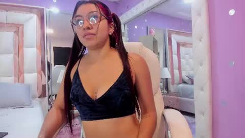 luna_hix online show from June 22, 12:13 pm