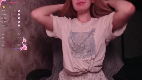 Snapshot of luna_loveisgood chatting on October 16, 1:19 am Luna online show from October 16, 1:19 am