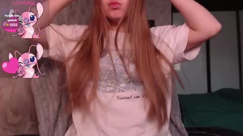 Snapshot of luna_loveisgood chatting on March 3, 9:49 am Luna online show from March 3, 9:49 am