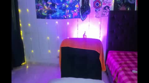 MISS LUNA  online show from January 7, 4:10 pm