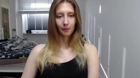 L U N A  online show from September 10, 5:40 am