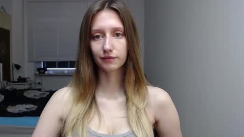 L U N A  online show from October 28, 7:03 am