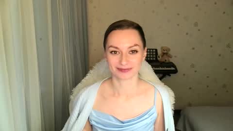 lunaa_bluee online show from November 12, 9:57 pm