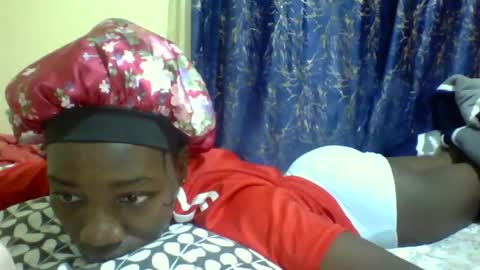 lunah_kitty online show from May 2, 4:16 am