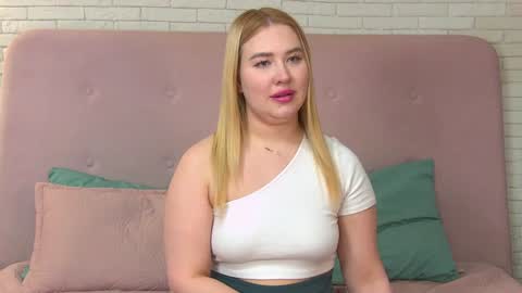 LunaHouston online show from February 7, 5:40 pm