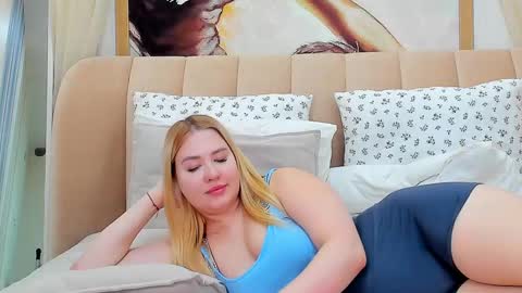 LunaHouston online show from March 10, 2:06 am