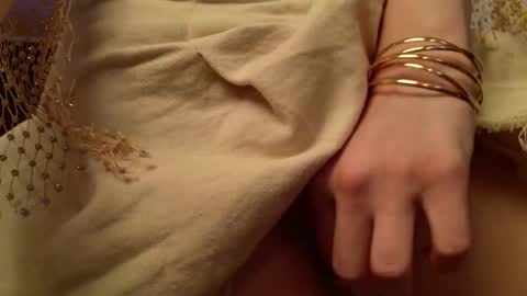 lunalike online show from October 20, 5:16 pm