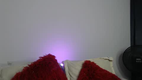 L U N A online show from May 11, 12:18 pm