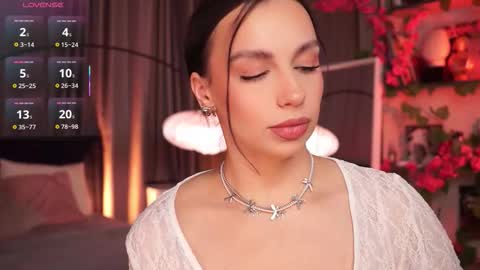 Luna  next streams Mon Tue Fri Sat Sun 8pm-5am gmt0 online show from September 29, 9:20 pm