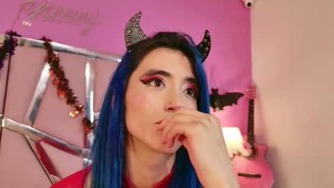 Luna Page online show from October 16, 9:39 pm