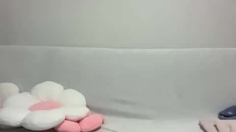 Snapshot of lunarose16 chatting on October 15, 8:22 pm lunarose16 online show from October 15, 8:22 pm