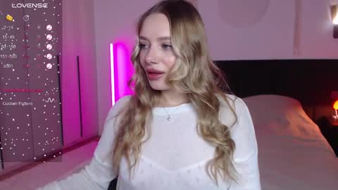 LunaticaBae online show from February 24, 1:11 am