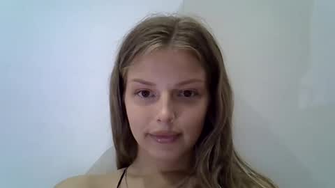 Luna  online show from September 23, 6:17 pm