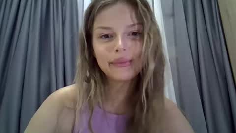 Luna  online show from September 15, 6:37 pm