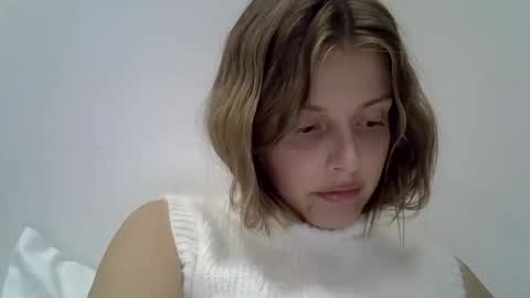 Luna  online show from October 12, 8:11 pm