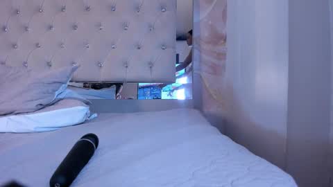 lunna__tylor online show from February 3, 6:22 am