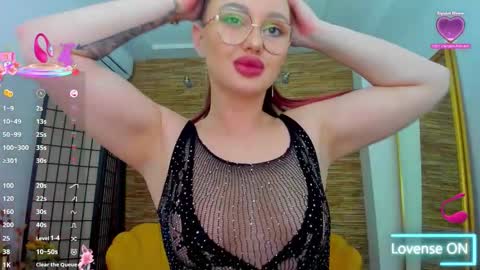 Snapshot of lunna_squirt chatting on October 21, 10:14 pm Luna online show from October 21, 10:14 pm
