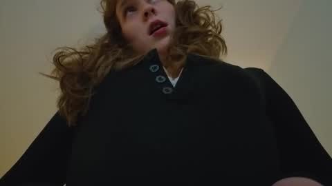 lunoria online show from February 13, 9:27 pm