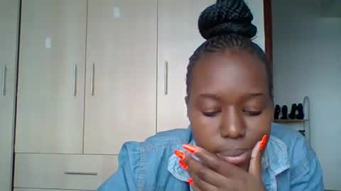 lushlola254 online show from October 11, 10:20 am