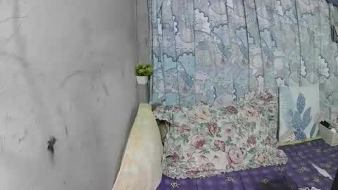 Flora Mae online show from March 6, 7:20 pm