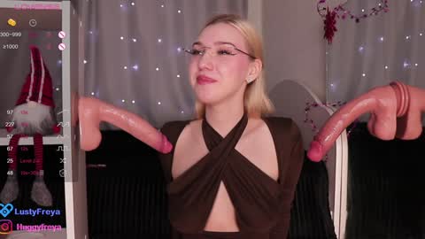 Snapshot of lusty_freya chatting on January 9, 8:34 am Freya    online show from January 9, 8:34 am