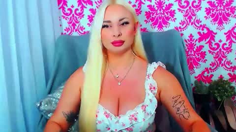 Luxuriaa online show from September 8, 7:24 pm