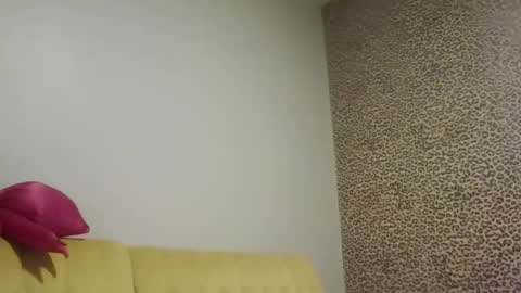 lycheebabyy online show from March 26, 6:37 am