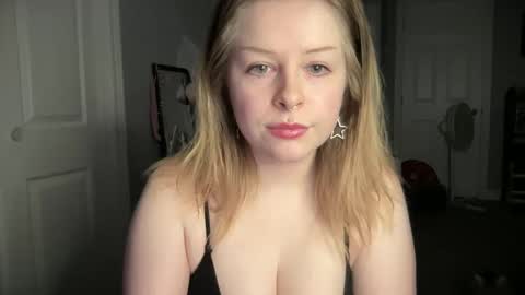 lyla999 online show from January 13, 1:45 am
