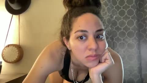 Olivia online show from February 15, 6:55 pm