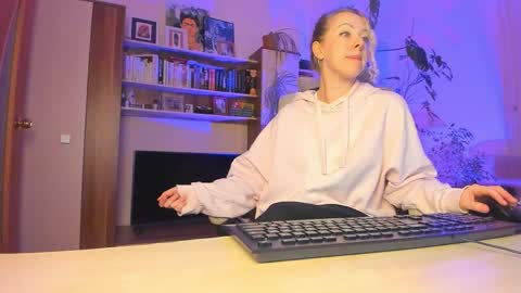 Lylith Skye NO NUDE model online show from April 19, 6:10 pm