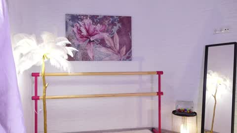 Lyly   online show from February 1, 5:39 am