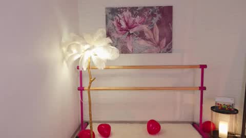 Lyly   online show from February 20, 5:33 am