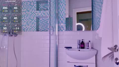 Lyly   online show from April 15, 8:04 am