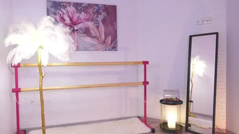 Lyly   online show from February 7, 5:41 am