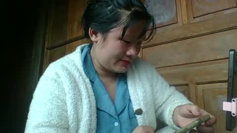 Snapshot of lylymai chatting on October 16, 8:28 am lylymai online show from October 16, 8:28 am